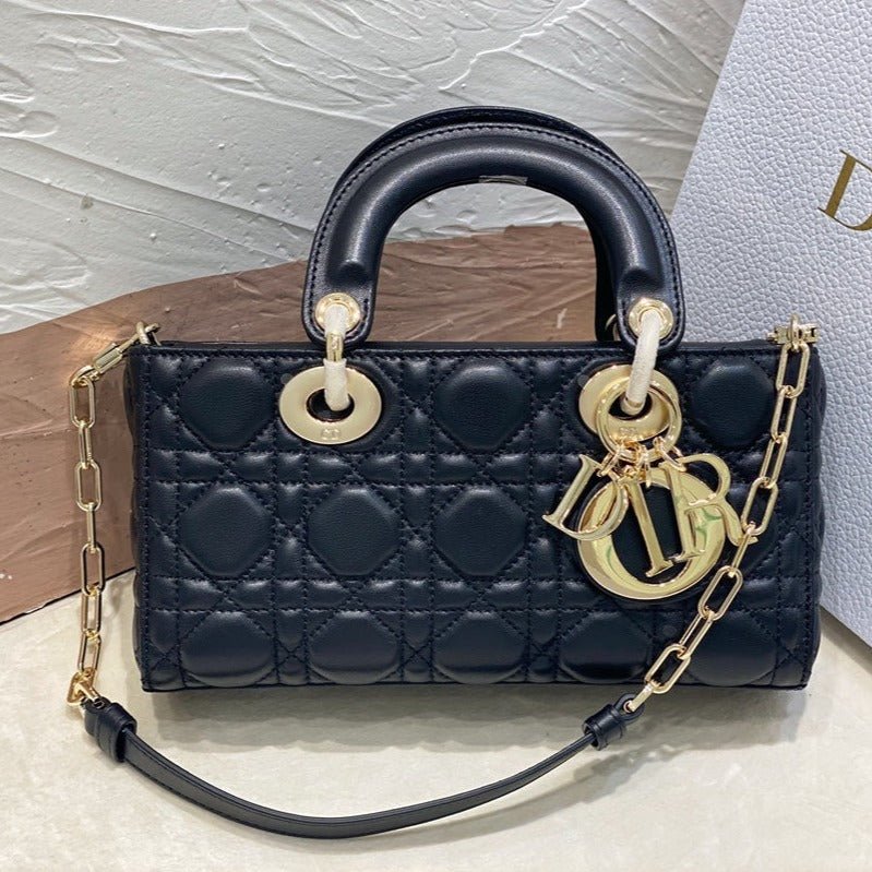 {Style No: 9HDGYGOR} SMALL LADY D-JOY 22 BLACK LAMBSKIN