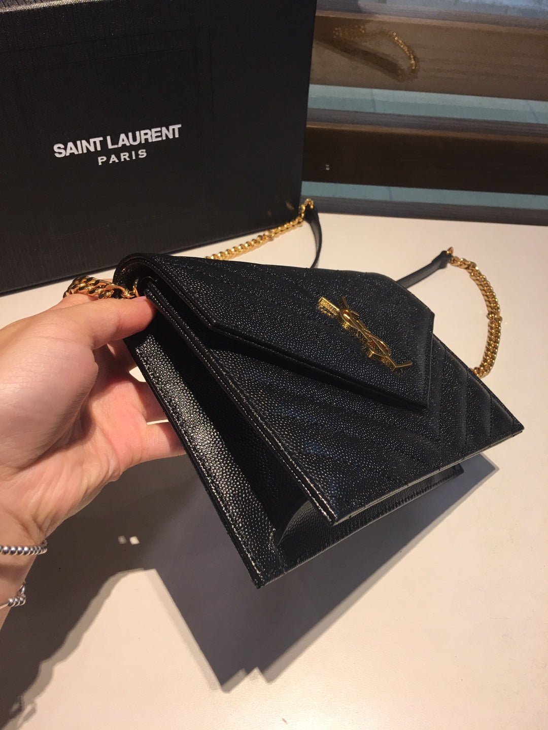 {Style No: 8K7TRMNH} AVIAR 19 CHAIN BAG IN BLACK CALFSKIN - Image 8