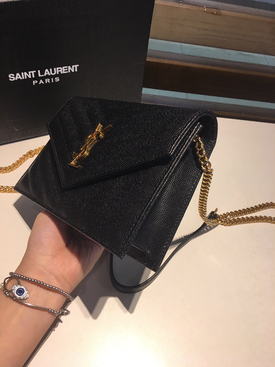 {Style No: 8K7TRMNH} AVIAR 19 CHAIN BAG IN BLACK CALFSKIN - Image 4