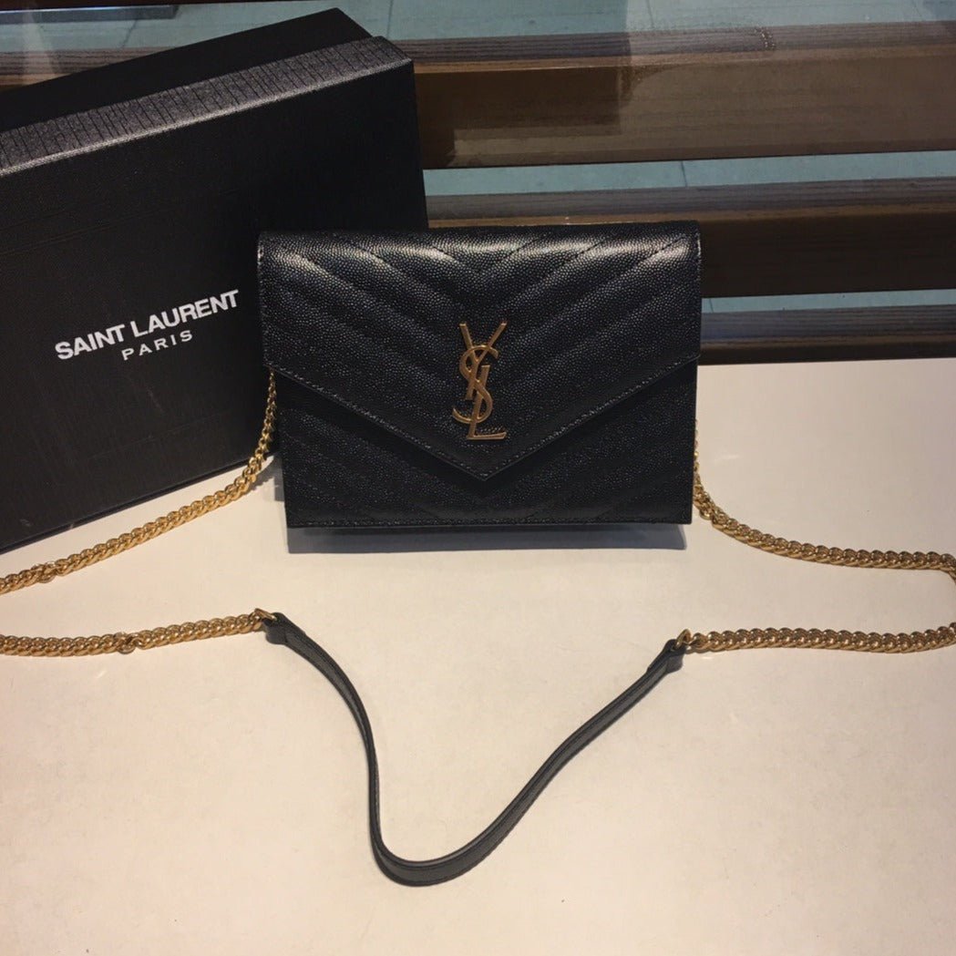 {Style No: 8K7TRMNH} AVIAR 19 CHAIN BAG IN BLACK CALFSKIN