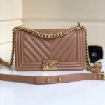 {Style No: NSJ5FLN9} CC MEDIUM 25 BOY BAG IN ASH BROWN LAMBSKIN SILVER HARDWARE