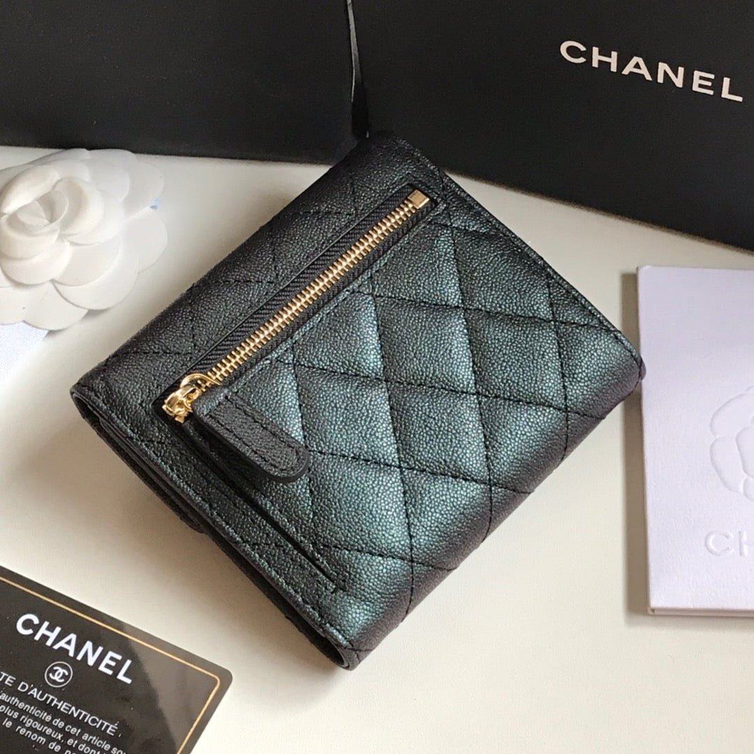 {Style No: N48AOH6S} CC FLAP CARD HOLDER 11.5 BLACK GRAINED CALFSKIN GOLD ICON - Image 8