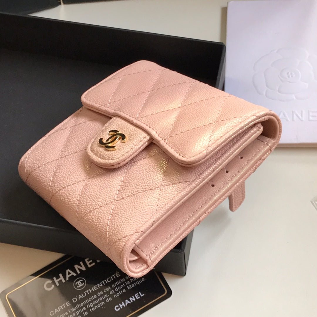 {Style No: RCRRCG4M} CC FLAP CARD HOLDER 11.5 PALE PINK GRAINED CALFSKIN GOLD ICON - Image 6