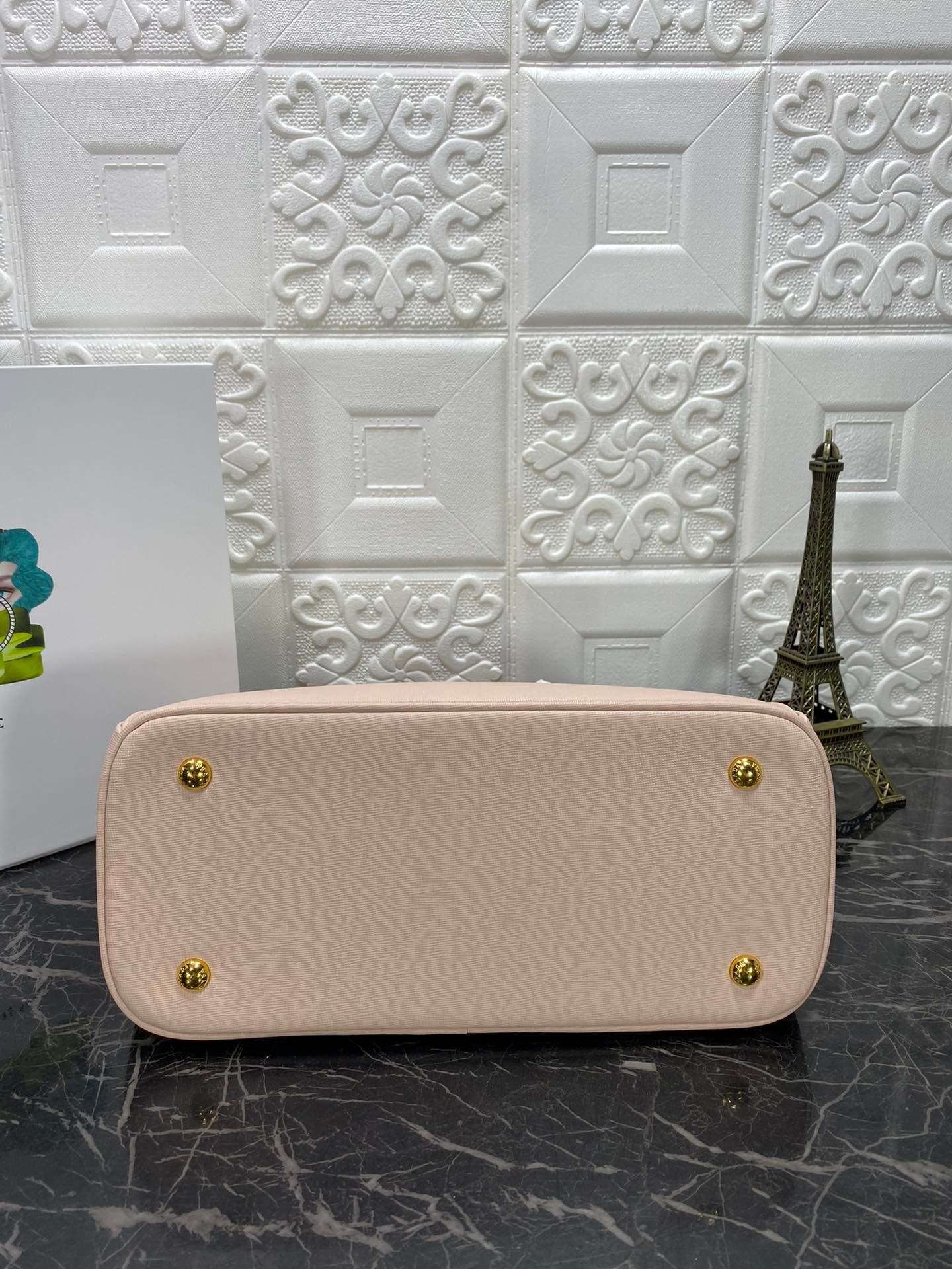 {Style No: GKD2Z22I} PRA GALLERIA 32 BAG IN BEIGE SAFFIANO LEATHER - Image 8
