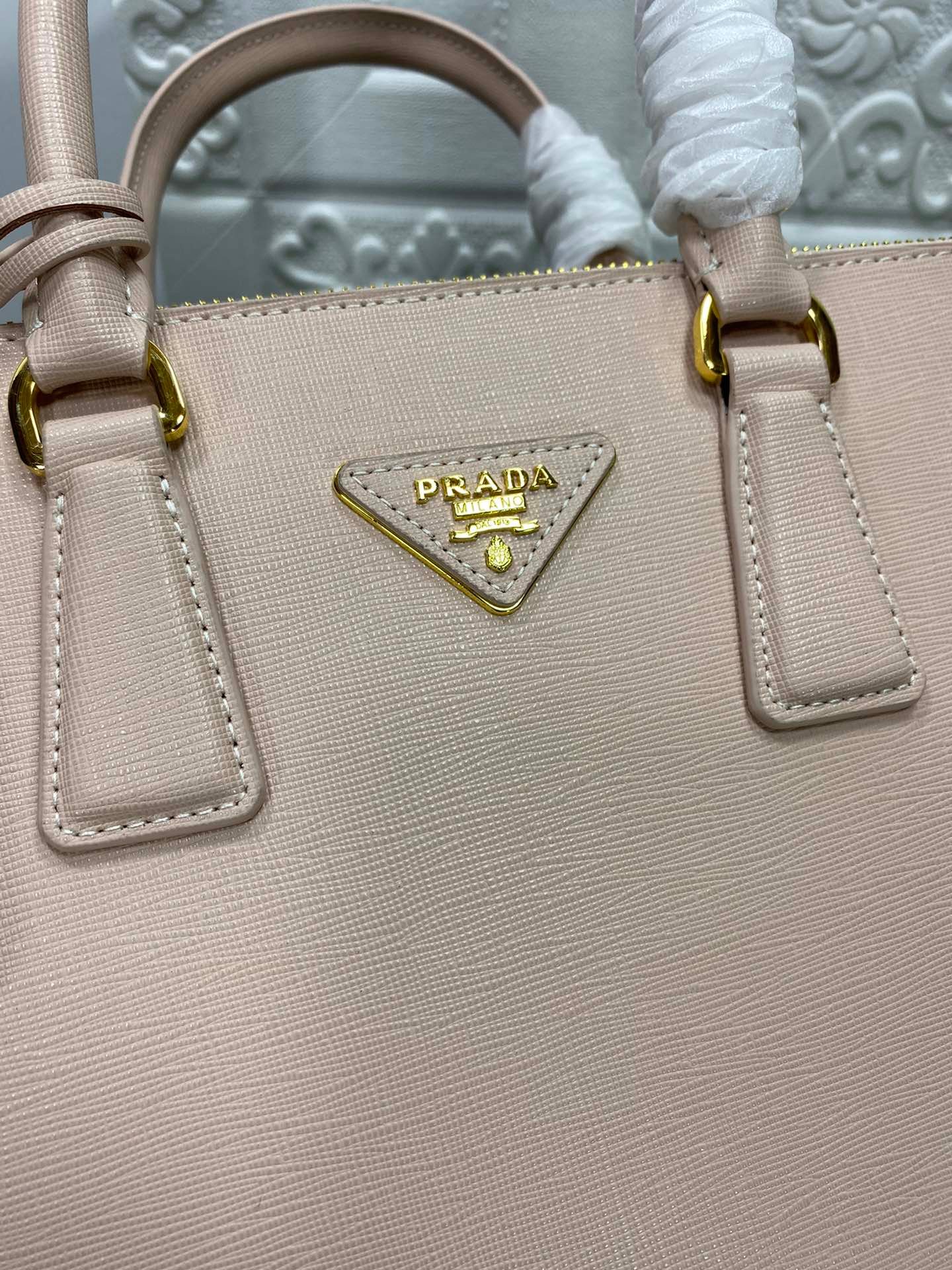 {Style No: GKD2Z22I} PRA GALLERIA 32 BAG IN BEIGE SAFFIANO LEATHER - Image 5
