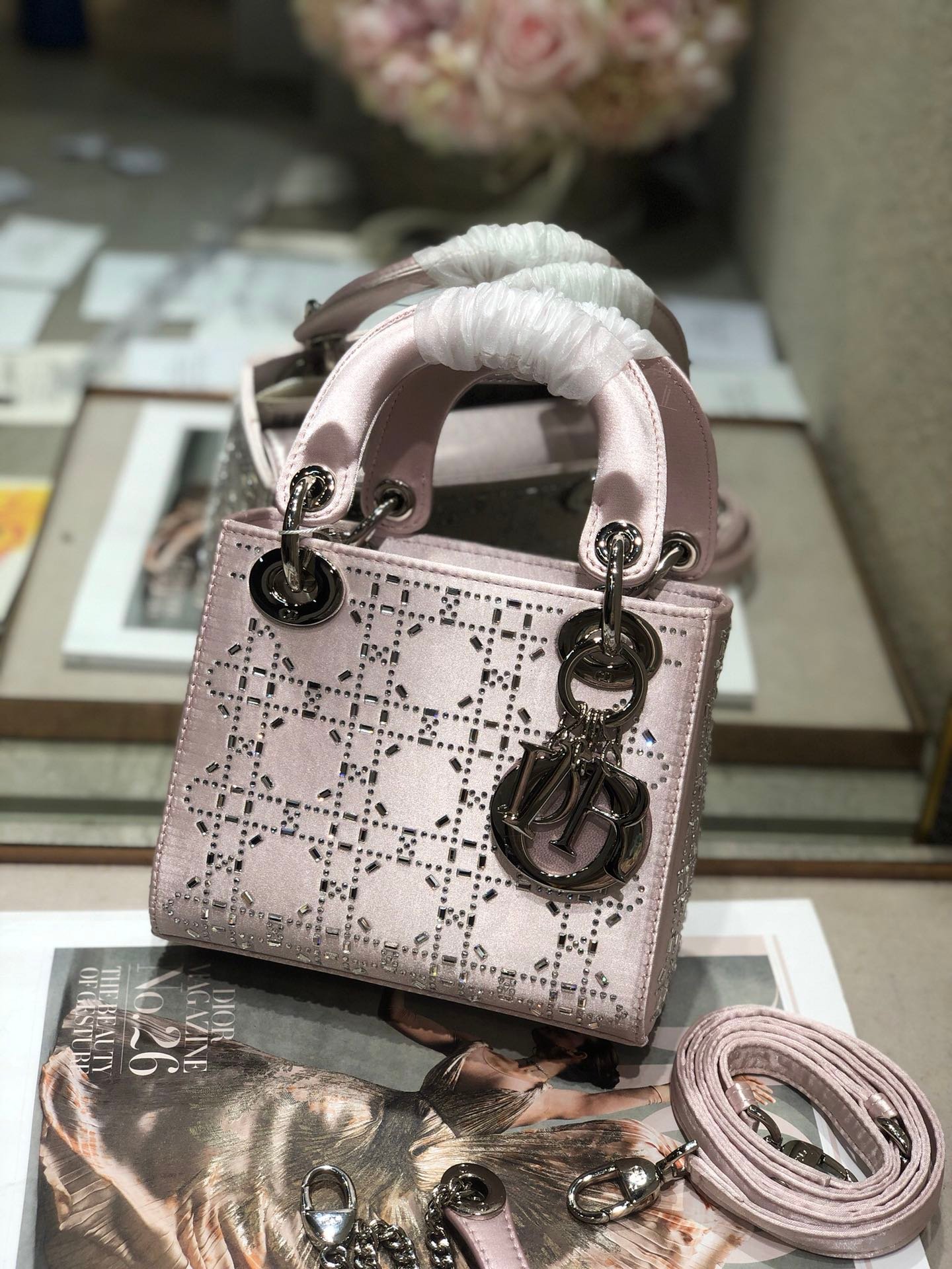 {Style No: X6ZG81TB} LADY 24 HANDBAG EMBOSSED DIAMOND IN SILVER CALFSKIN - Image 3