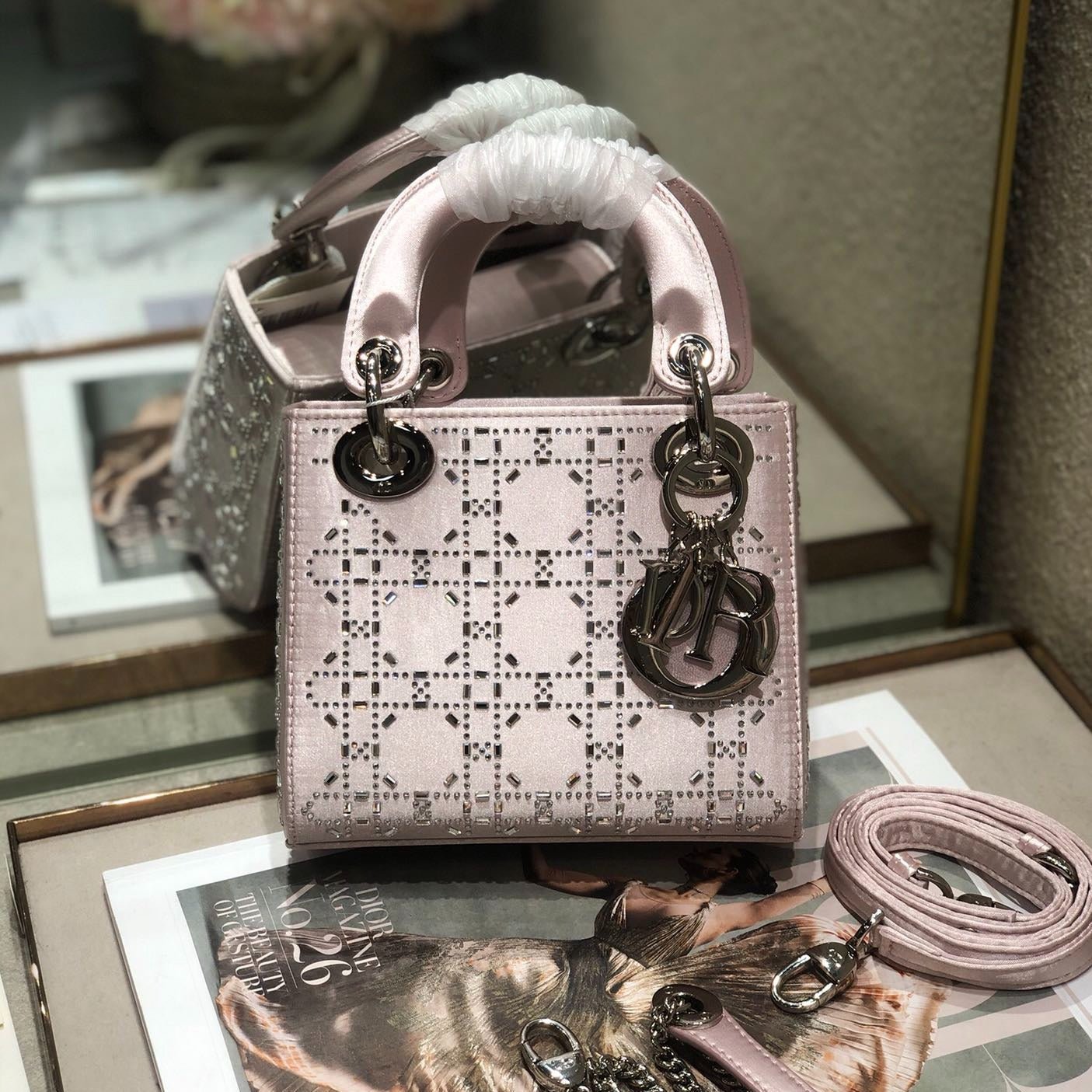 {Style No: X6ZG81TB} LADY 24 HANDBAG EMBOSSED DIAMOND IN SILVER CALFSKIN