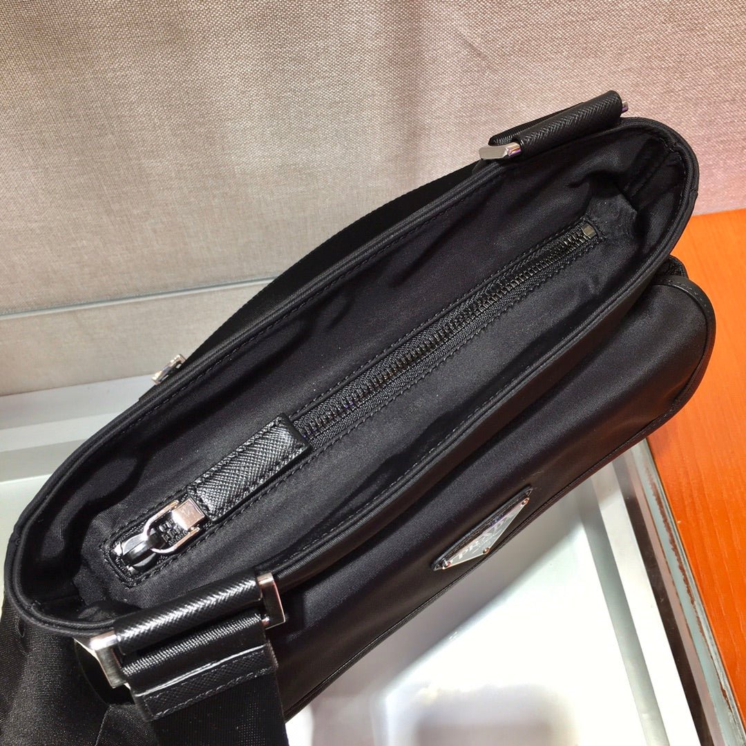 {Style No: HZN9LQOR} TRIANGLE LOGO CROSSBODY BAG 25 IN BLACK RE-NYLON AND SAFFIANO LEATHER TRIM - Image 2