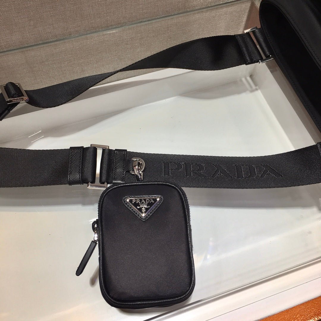 {Style No: HZN9LQOR} TRIANGLE LOGO CROSSBODY BAG 25 IN BLACK RE-NYLON AND SAFFIANO LEATHER TRIM - Image 3