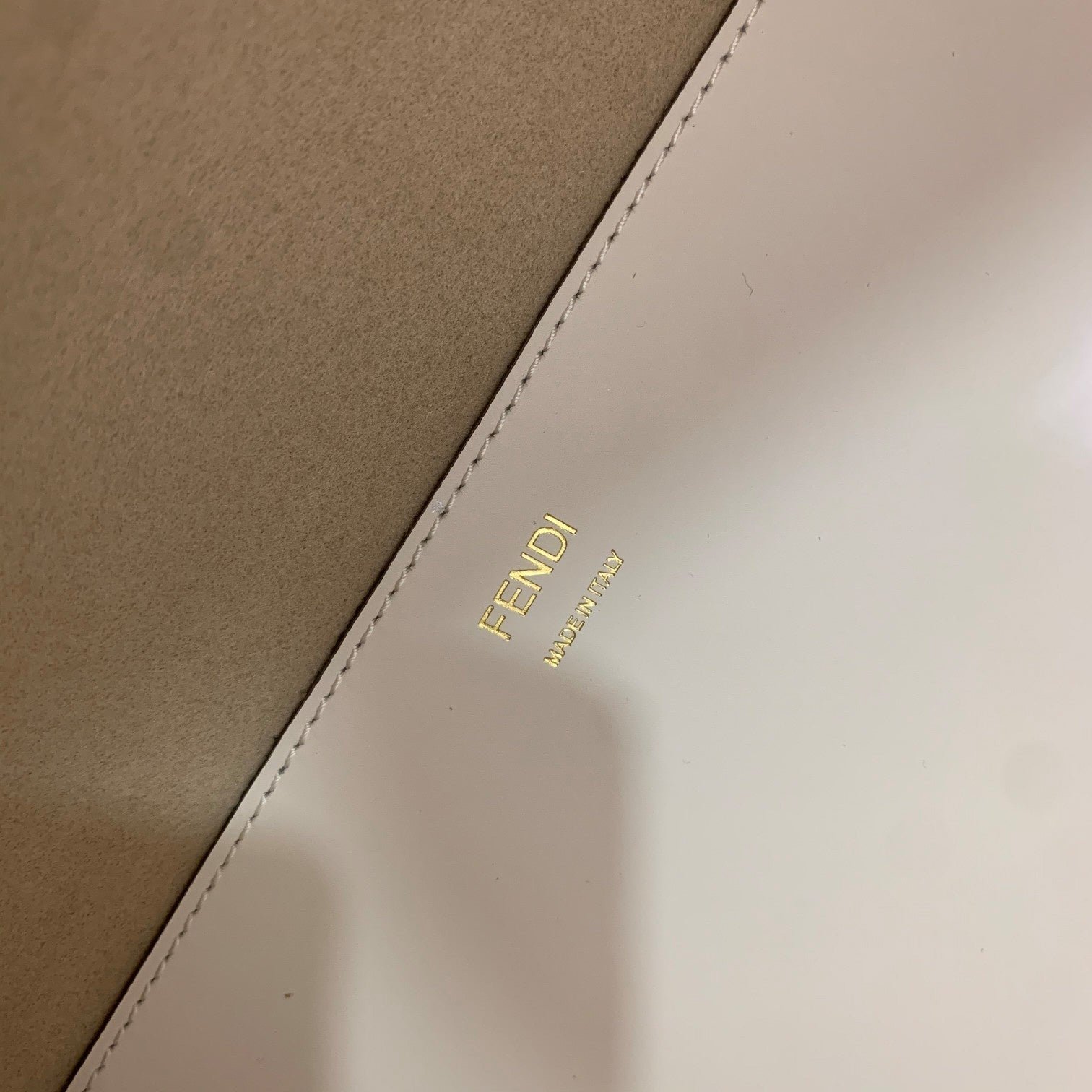 {Style No: 9YIQC4MN} SHINE 40 TOTE BAG IN WHITE EMBOSSED CALFSKIN - Image 4