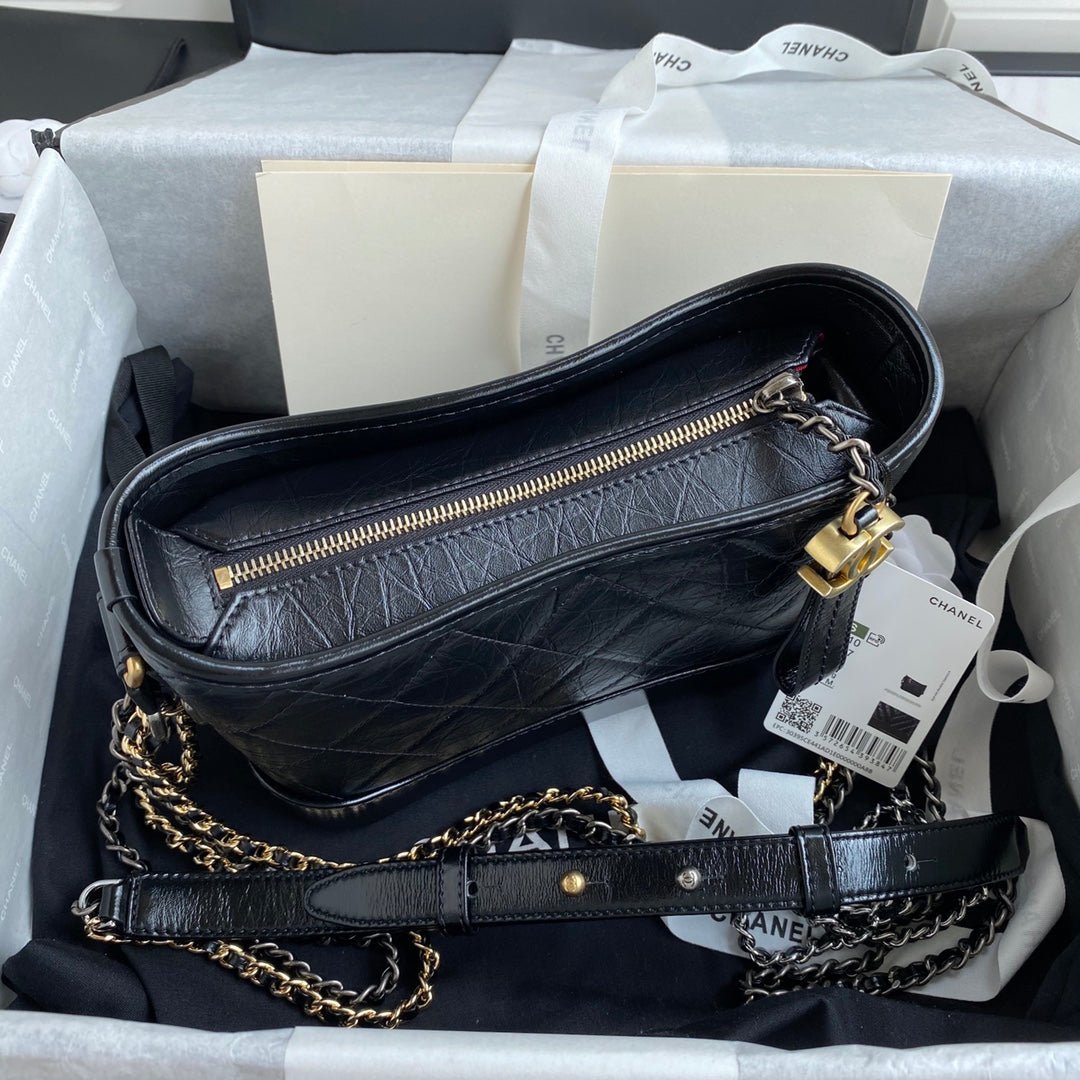 {Style No: 35LZRUTX} CC GABRIELLE MINI 20 HOBO BAG IN BLACK CALFSKIN - Image 5