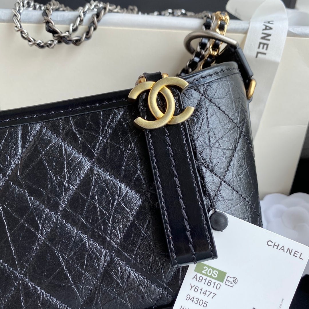 {Style No: 35LZRUTX} CC GABRIELLE MINI 20 HOBO BAG IN BLACK CALFSKIN - Image 3