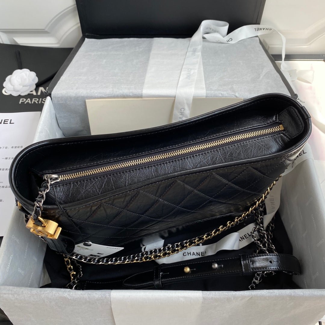 {Style No: 8KLB73EN} CC GABRIELLE MEDIUM 28 HOBO BAG IN BLACK CALFSKIN - Image 6