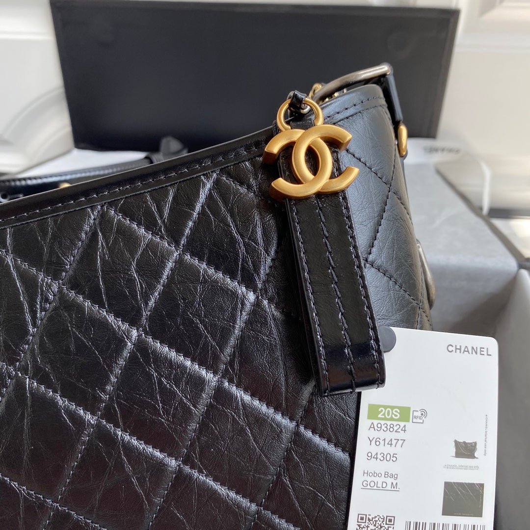 {Style No: 8KLB73EN} CC GABRIELLE MEDIUM 28 HOBO BAG IN BLACK CALFSKIN - Image 3