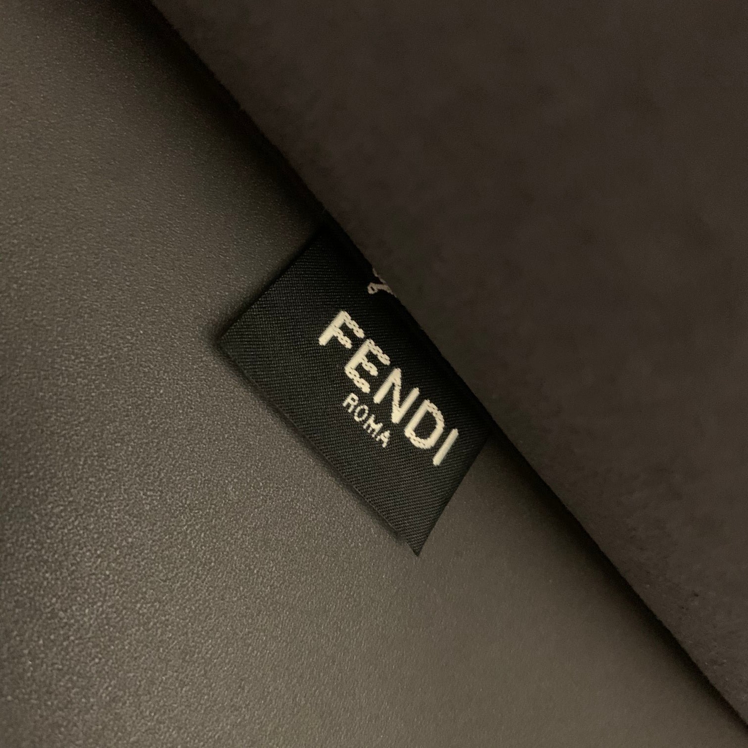 {Style No: 7XUGF28D} SHINE 40 TOTE BAG IN STONE GREEN EMBOSSED CALFSKIN - Image 4