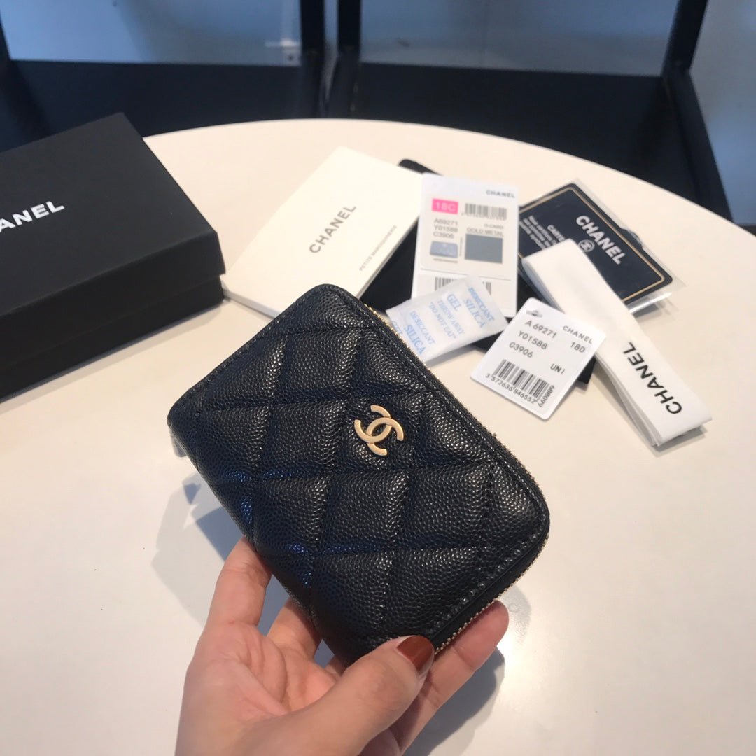 {Style No: 6AOXSJKW} CC ZIPPED COIN BASIC PURSE 11 BLACK CALFSKIN GOLD ICON - Image 2