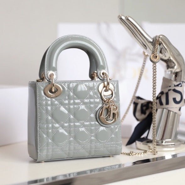 {Style No: AFEOHEYH} LADY 17 IN GRAY WITH CANNAGE PATTERN