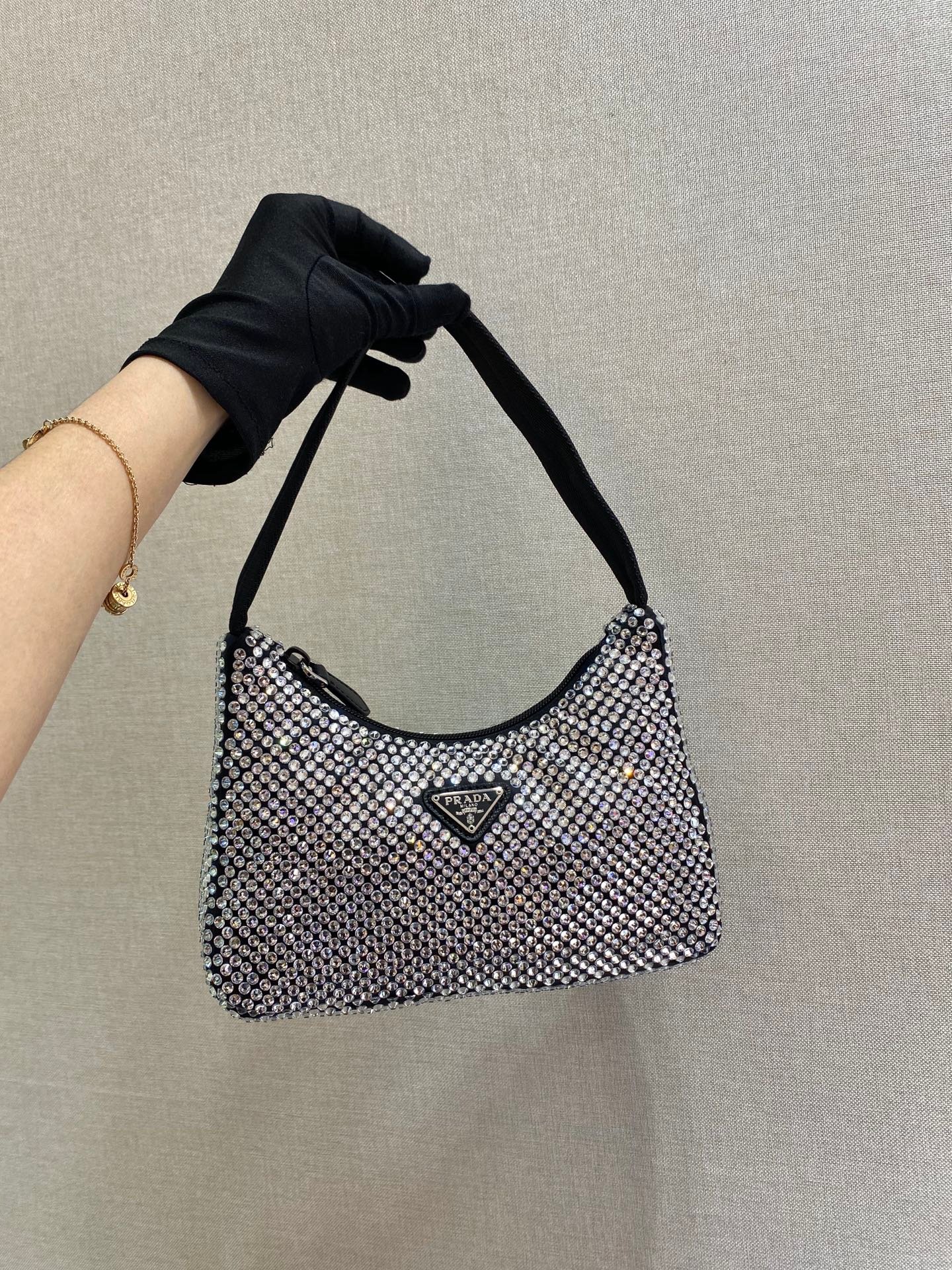 {Style No: 6UWIBUX3} SPARKLING HOBO BAG 23 IN BLACK NYLON ATTACHED FULLY CRYSTALS - Image 9
