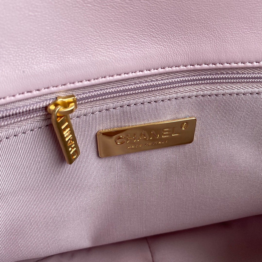 {Style No: EWGNPKD8} CC 26 SMALL BAG IN LIGHT PINK CALFSKIN - Image 3