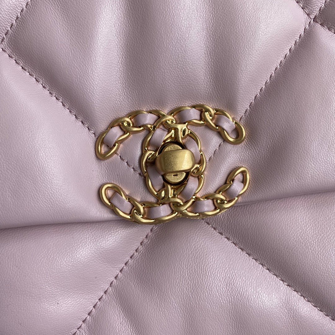 {Style No: EWGNPKD8} CC 26 SMALL BAG IN LIGHT PINK CALFSKIN - Image 2