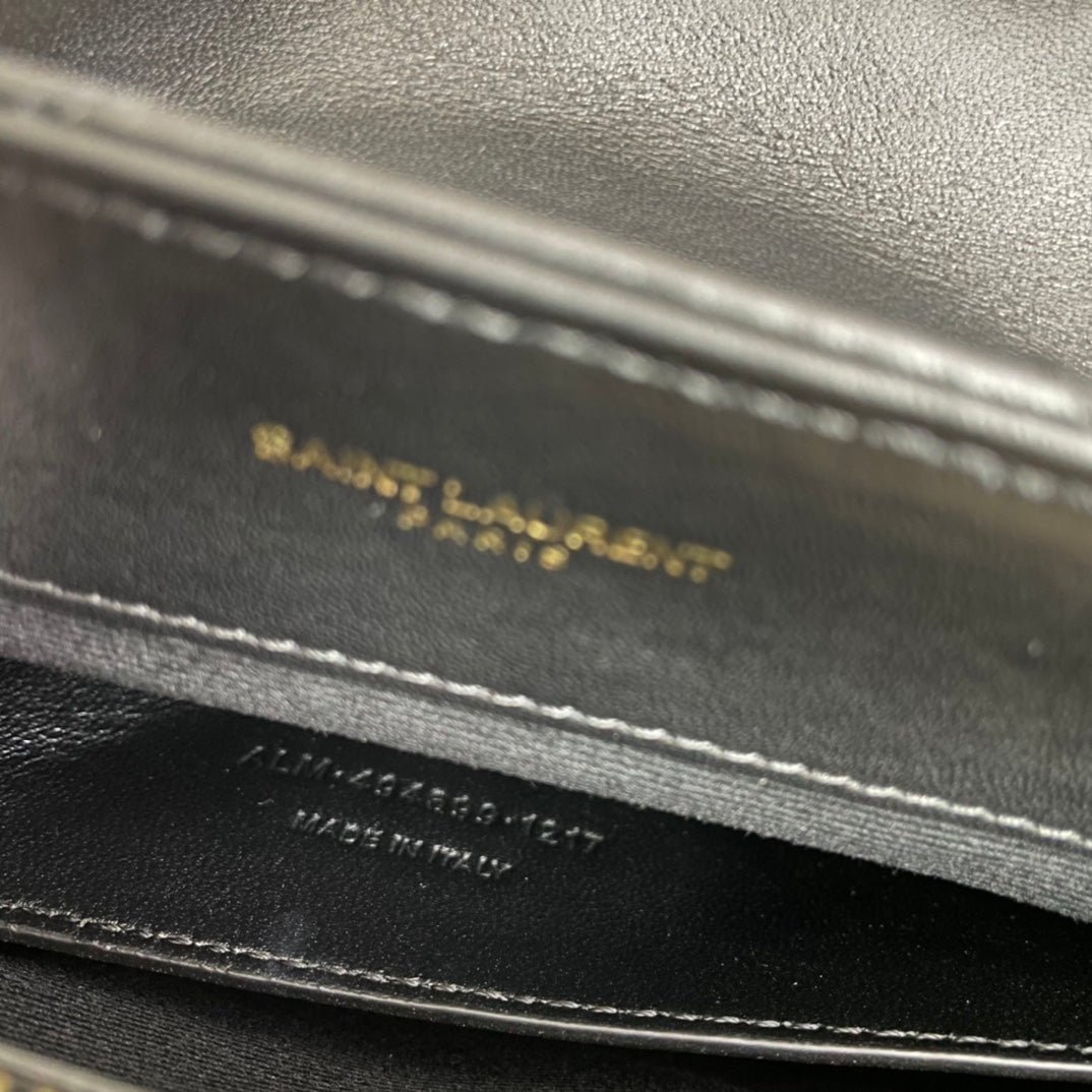 {Style No: B2NGG22E} LOULOU SMALL 25 IN BLACK LAMBSKIN GOLD HARDWARE - Image 4