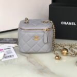 {Style No: KE1ID92G} CC MINI 11 VANITY CHAIN IN LIGHT GREY CALFSKIN GOLD HARDWARE