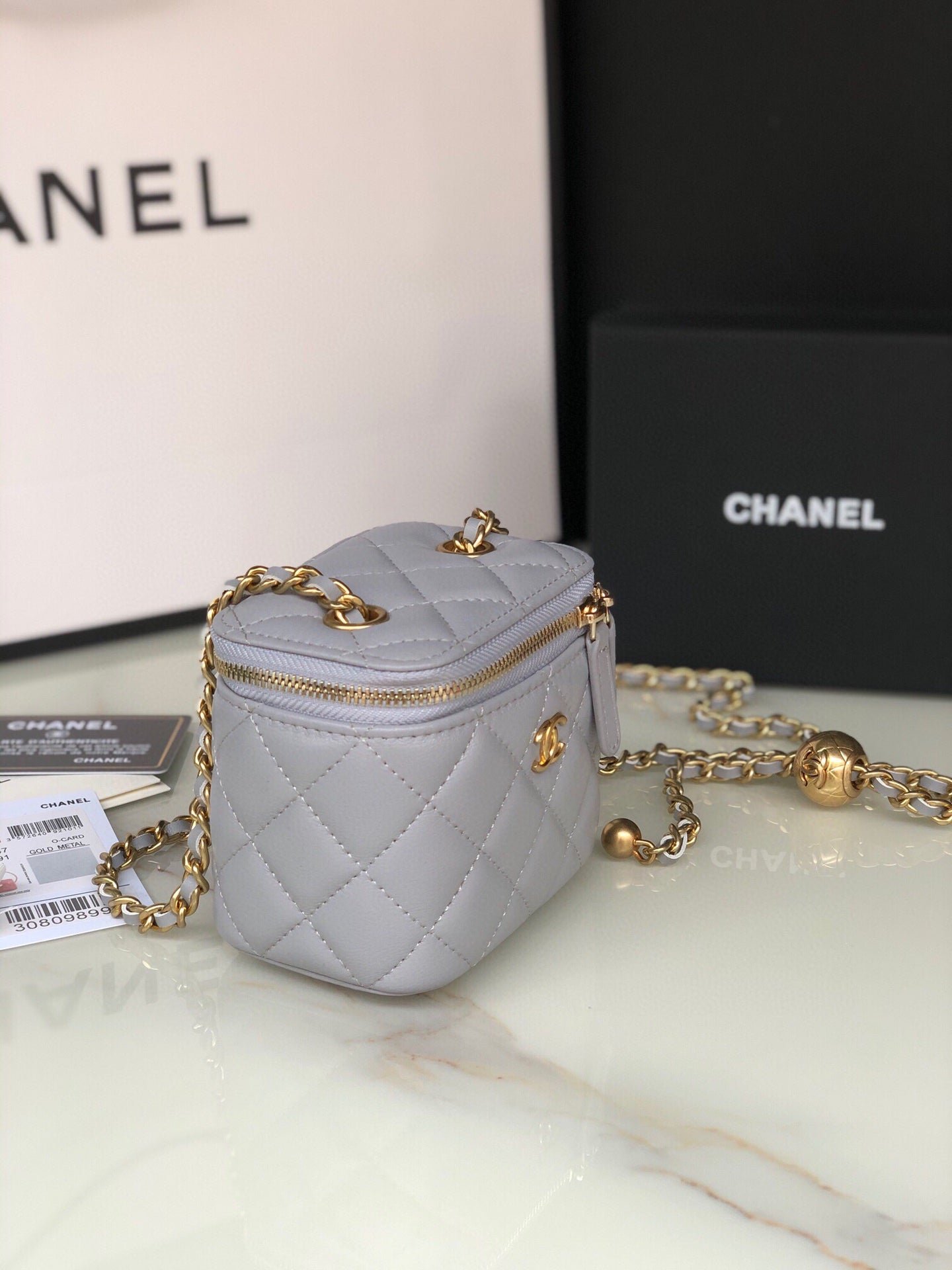 {Style No: KE1ID92G} CC MINI 11 VANITY CHAIN IN LIGHT GREY CALFSKIN GOLD HARDWARE - Image 2