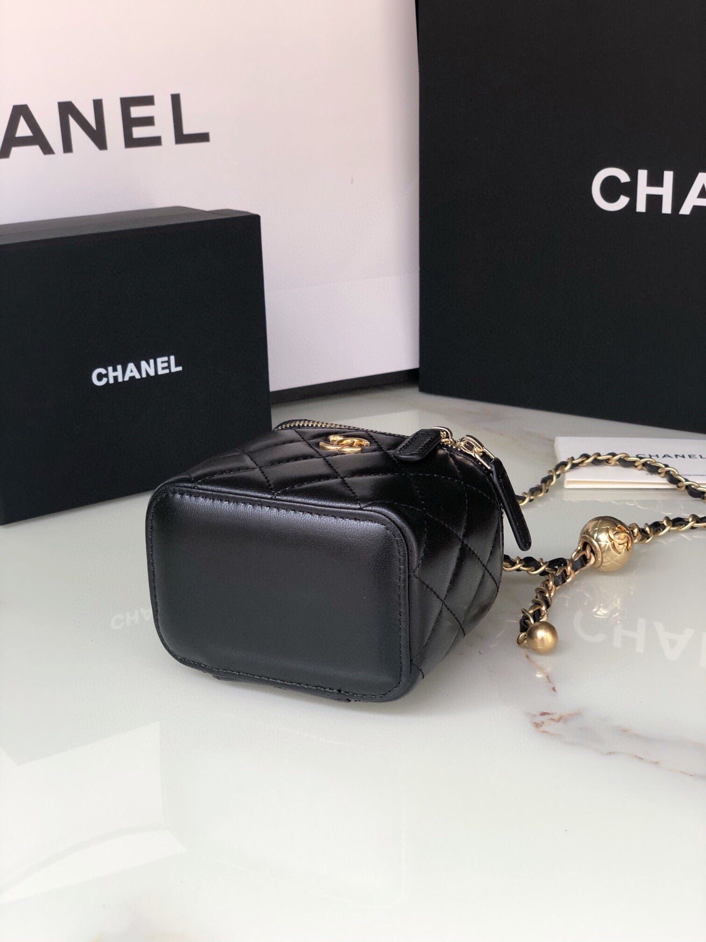 {Style No: CML2B4FA} CC MINI 11 VANITY CHAIN IN BLACK CALFSKIN GOLD HARDWARE - Image 7