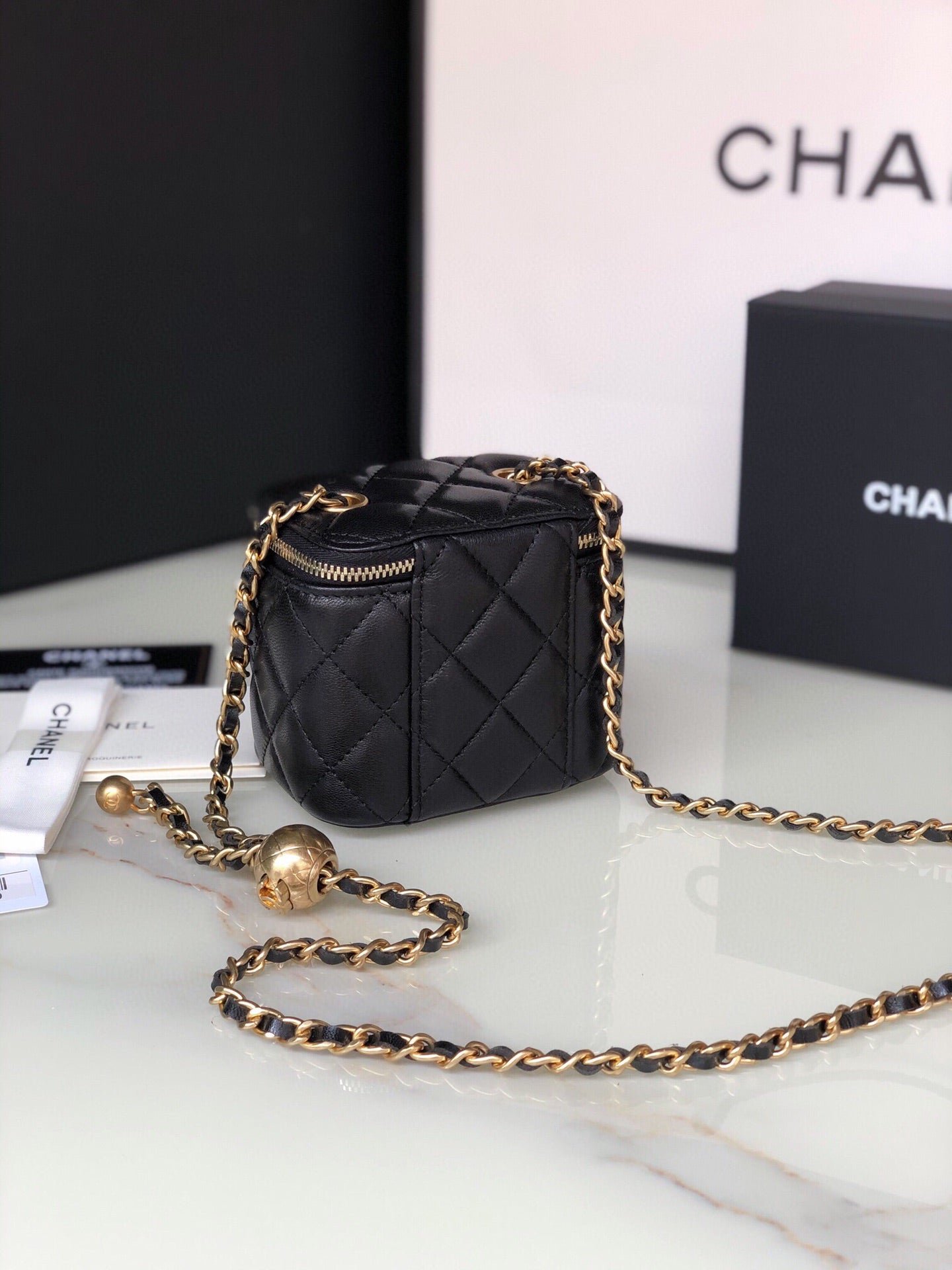 {Style No: CML2B4FA} CC MINI 11 VANITY CHAIN IN BLACK CALFSKIN GOLD HARDWARE - Image 6