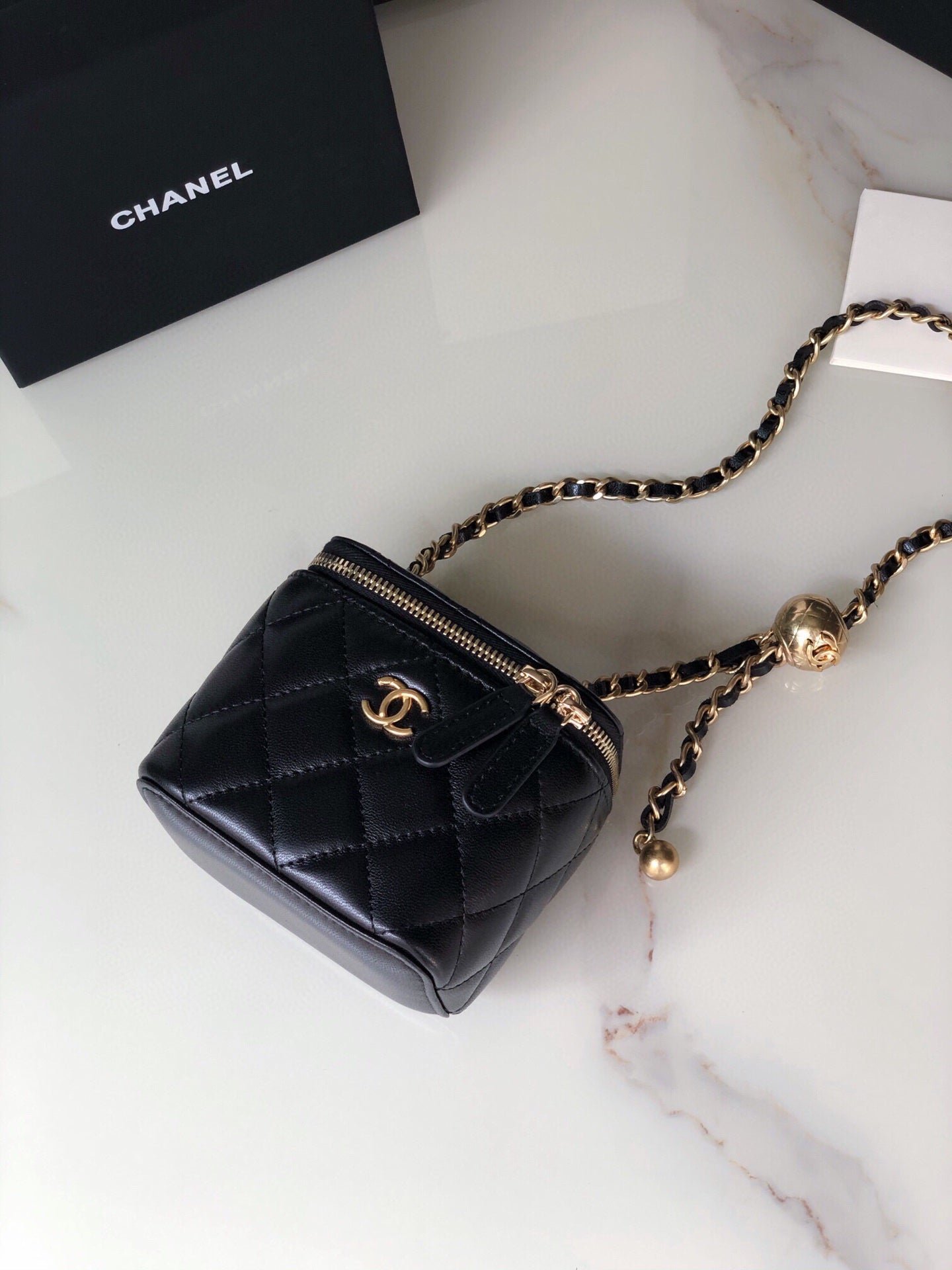 {Style No: CML2B4FA} CC MINI 11 VANITY CHAIN IN BLACK CALFSKIN GOLD HARDWARE - Image 5