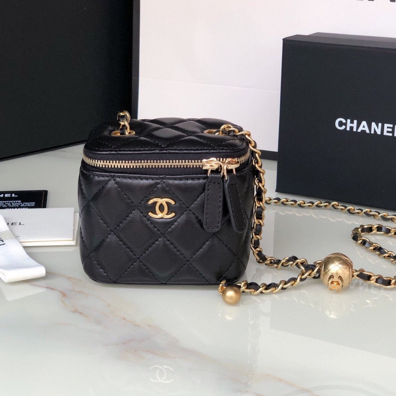 {Style No: CML2B4FA} CC MINI 11 VANITY CHAIN IN BLACK CALFSKIN GOLD HARDWARE