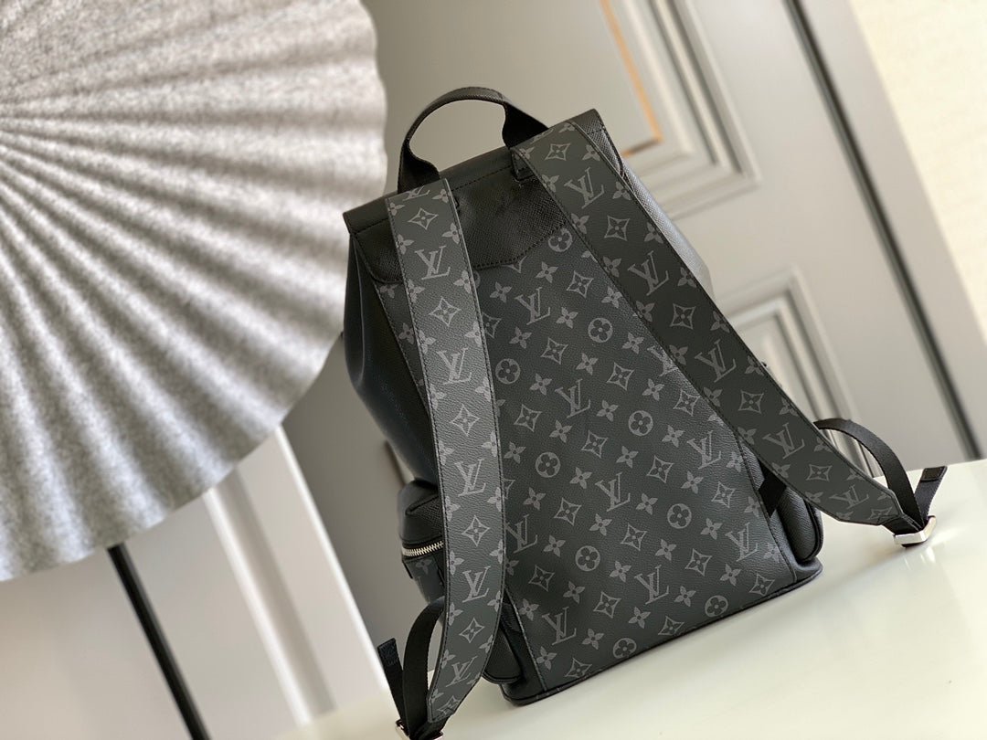{Style No: OW8JWV3K} BACKPACK 45 IN BLACK CALFSKIN AND GUN METAL MONOGRAM ECLIPSE CANVAS - Image 2