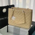 {Style No: VA3QGO3A} CHANEL 25S MEDALLION TOTE 33 CM IN BEIGE CAVIAR WITH GOLD HARDWARE