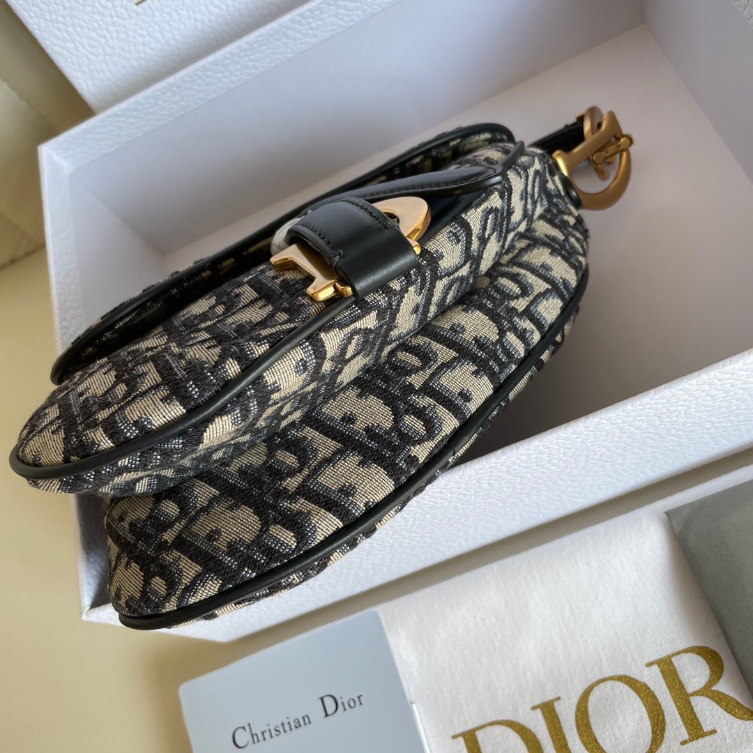 {Style No: I62YDLF8} CD Saddle Bag Strap With Strap 19cm Blue Obique Embroidery - Image 5