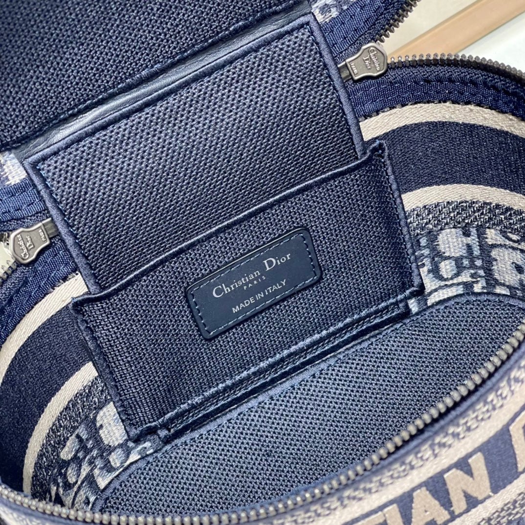 {Style No: 7SBLD4BS} CROSSBODY MINI 18 VANITY CASE IN BLACK MONOGRAM OBLIQUE JACQUARD - Image 9