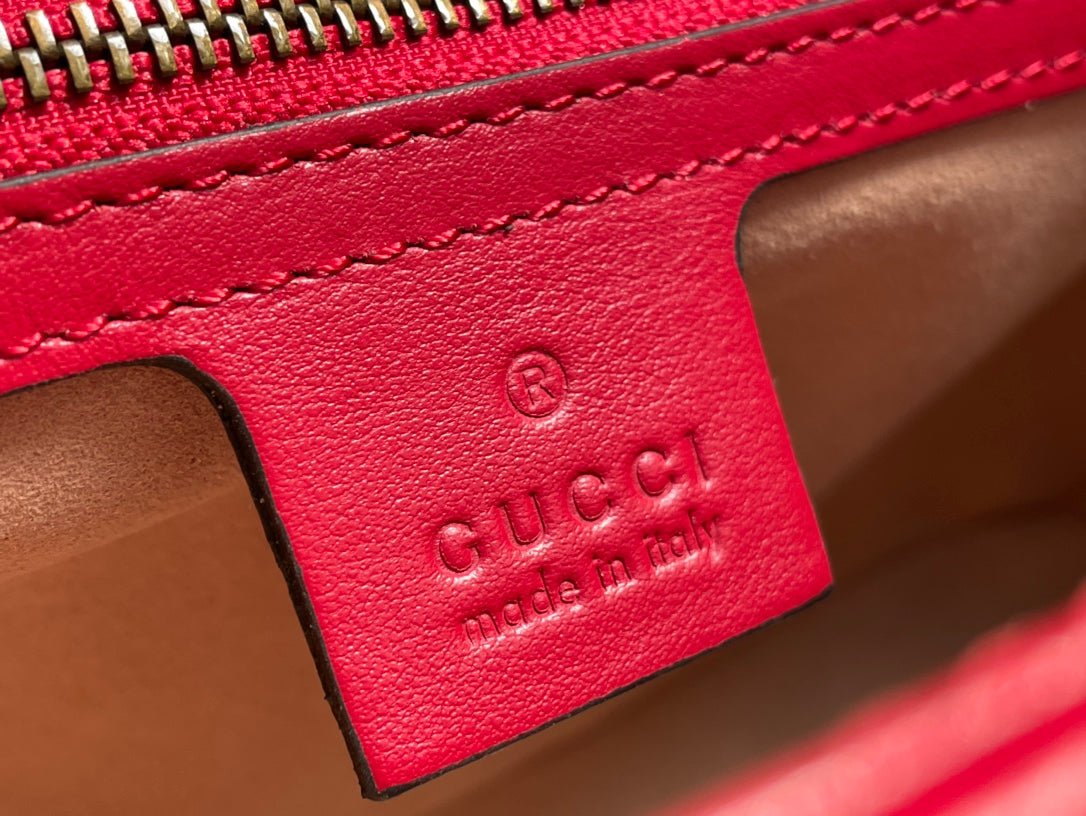 {Style No: VT5XV46G} GG MARMONT MATELASSÉ LARGE 26 BAG RED PINK CALFSKIN - Image 9