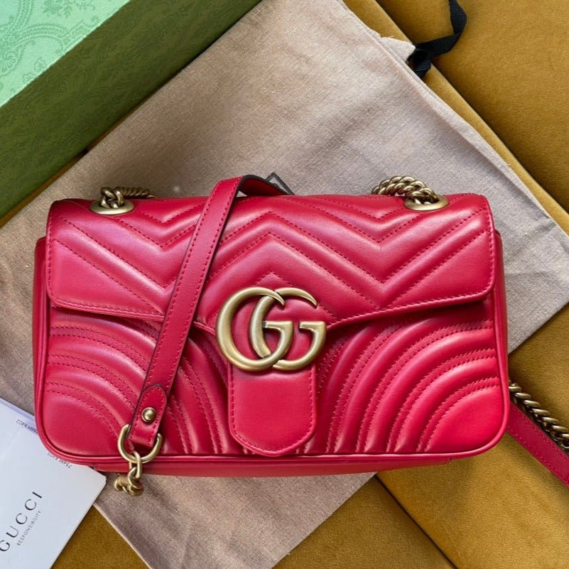{Style No: VT5XV46G} GG MARMONT MATELASSÉ LARGE 26 BAG RED PINK CALFSKIN