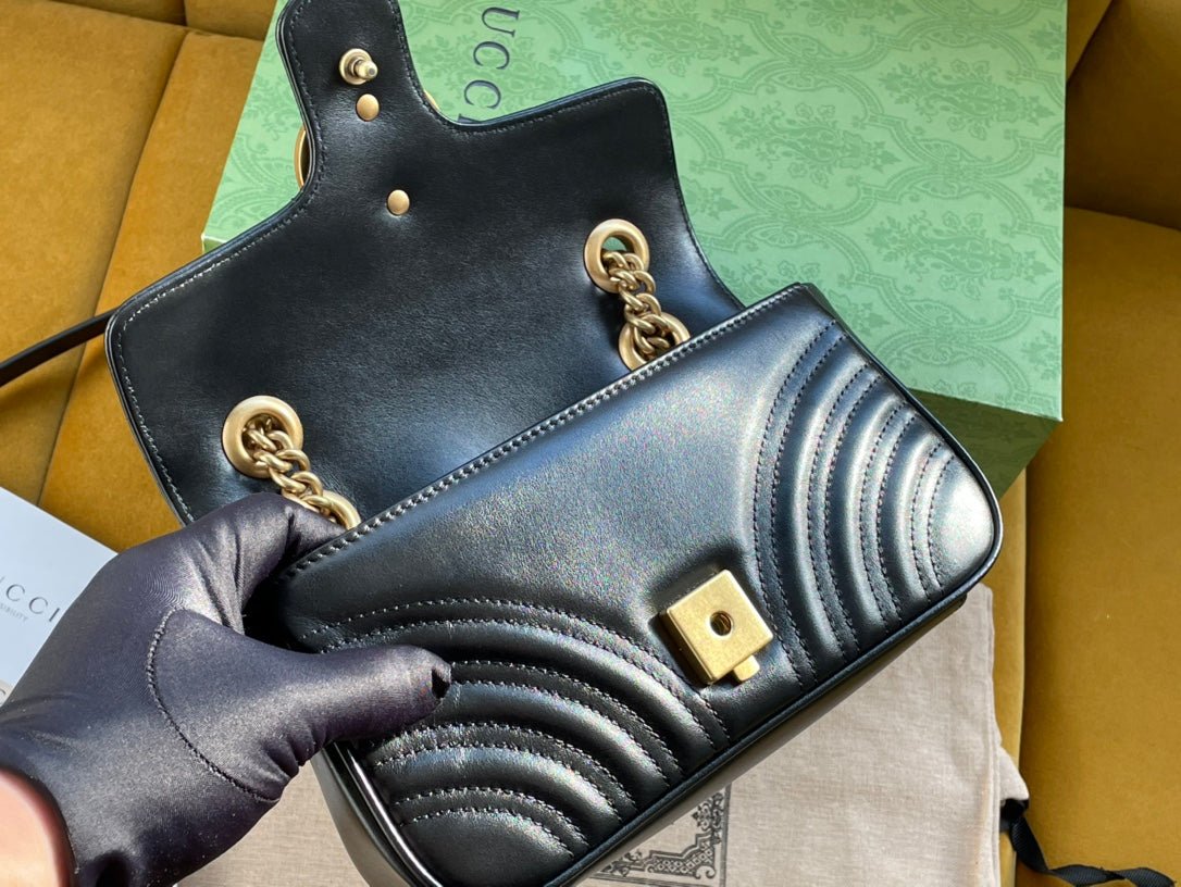 {Style No: M3BYHNW4} GG MARMONT MATELASSÉ SMALL 22 BAG BLACK CALFSKIN - Image 3