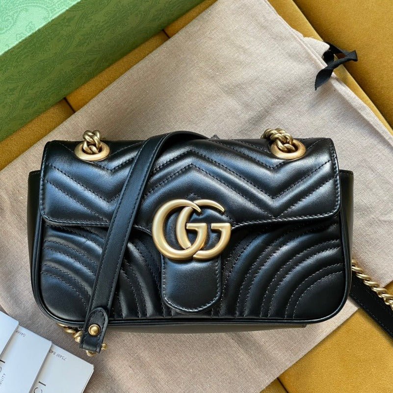 {Style No: M3BYHNW4} GG MARMONT MATELASSÉ SMALL 22 BAG BLACK CALFSKIN