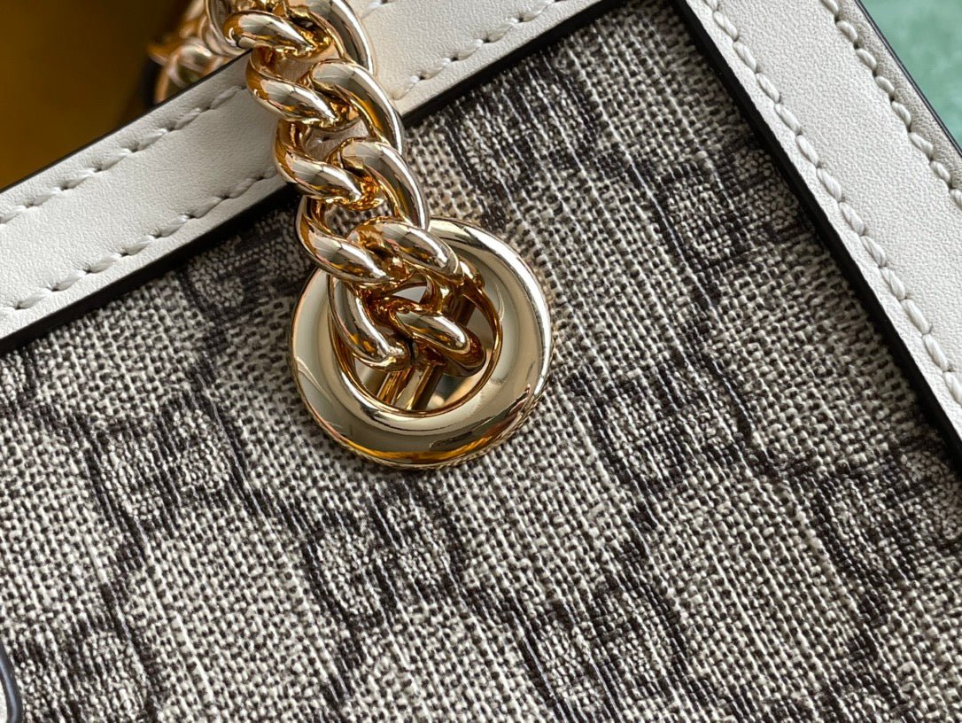 {Style No: P5XQTWZR} GG PADLOCK MEDIUM 26 SHOULDER BAG BEIGE CANVAS AND WHITE CALFSKIN - Image 4
