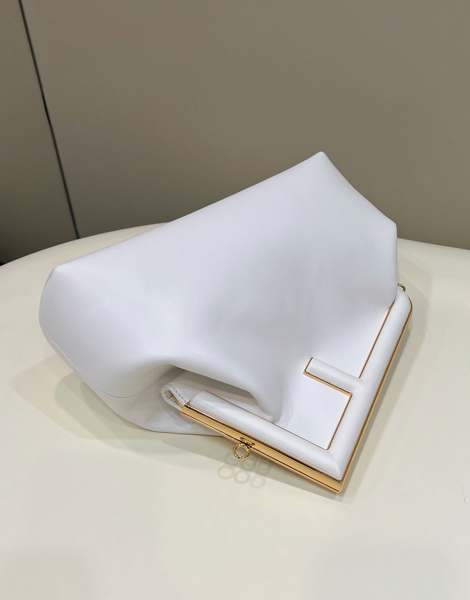 {Style No: FTSXRHZY} FENDI FIRST SMALL 32 IN WHITE NAPPA LEATHER BAG GOLD HARDWARE - Image 3