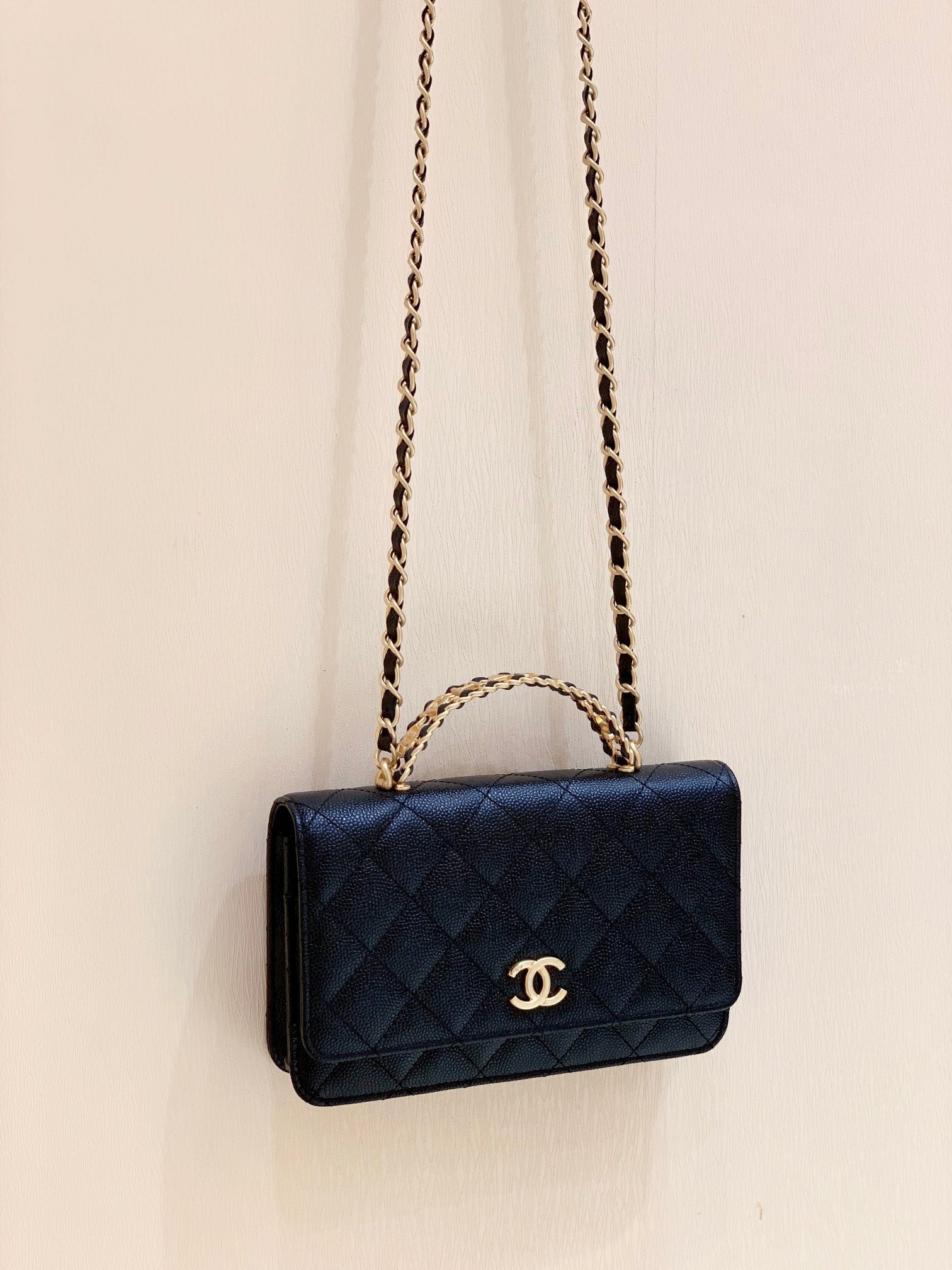 {Style No: 1L57VL2M} CHANEL 25S TOP HANDLE BAG 19 IN BLACK WALLET ON CHAIN LAMBSKIN - Image 9