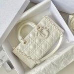 {Style No: WN37V7YA} MEDIUM D-JOY BAG 26 IN WHITE CALFSKIN