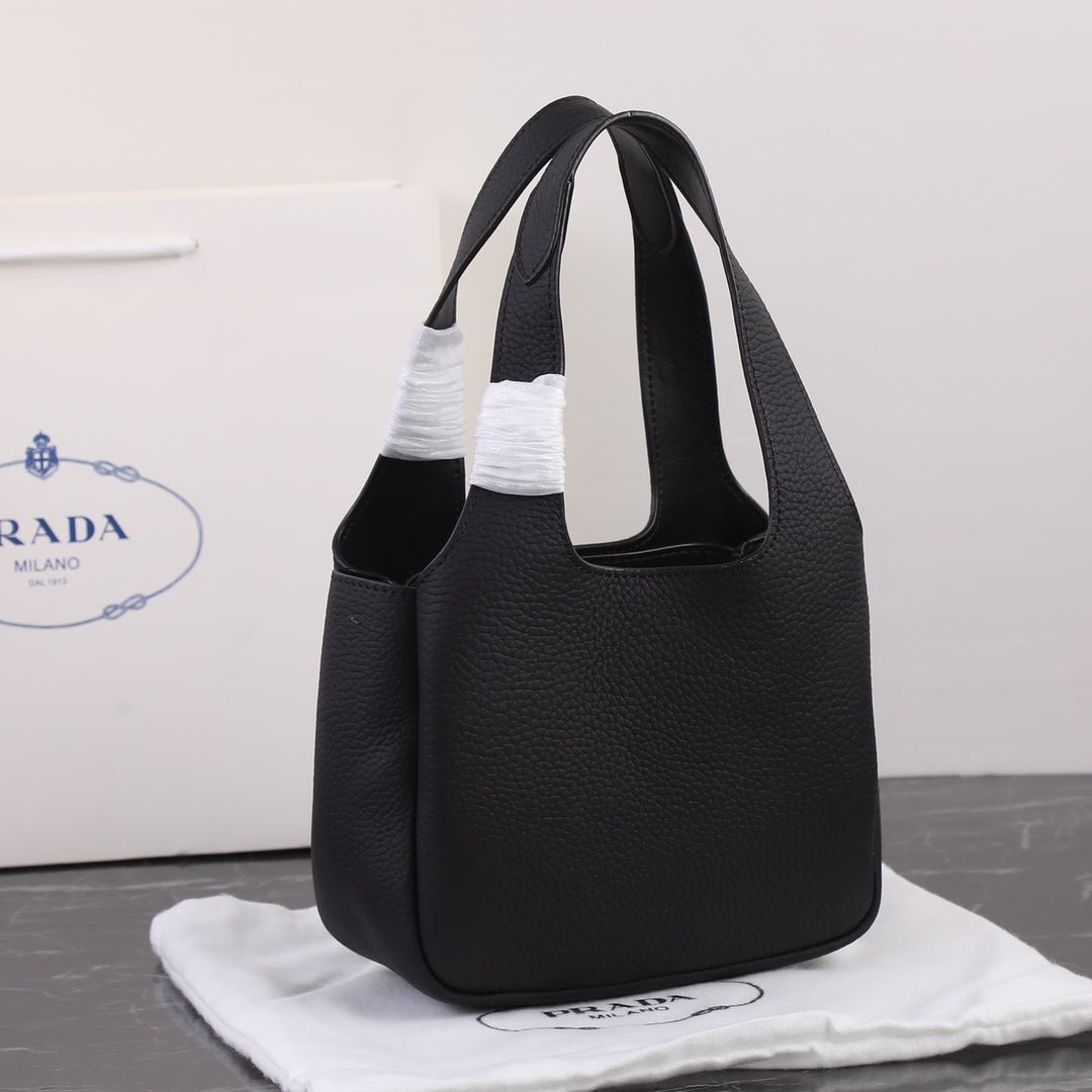 {Style No: 8CI3N5XP} PRA 18 DYNAMIQUE LOGO TOTE BAG IN BLACK CALFSKIN - Image 2