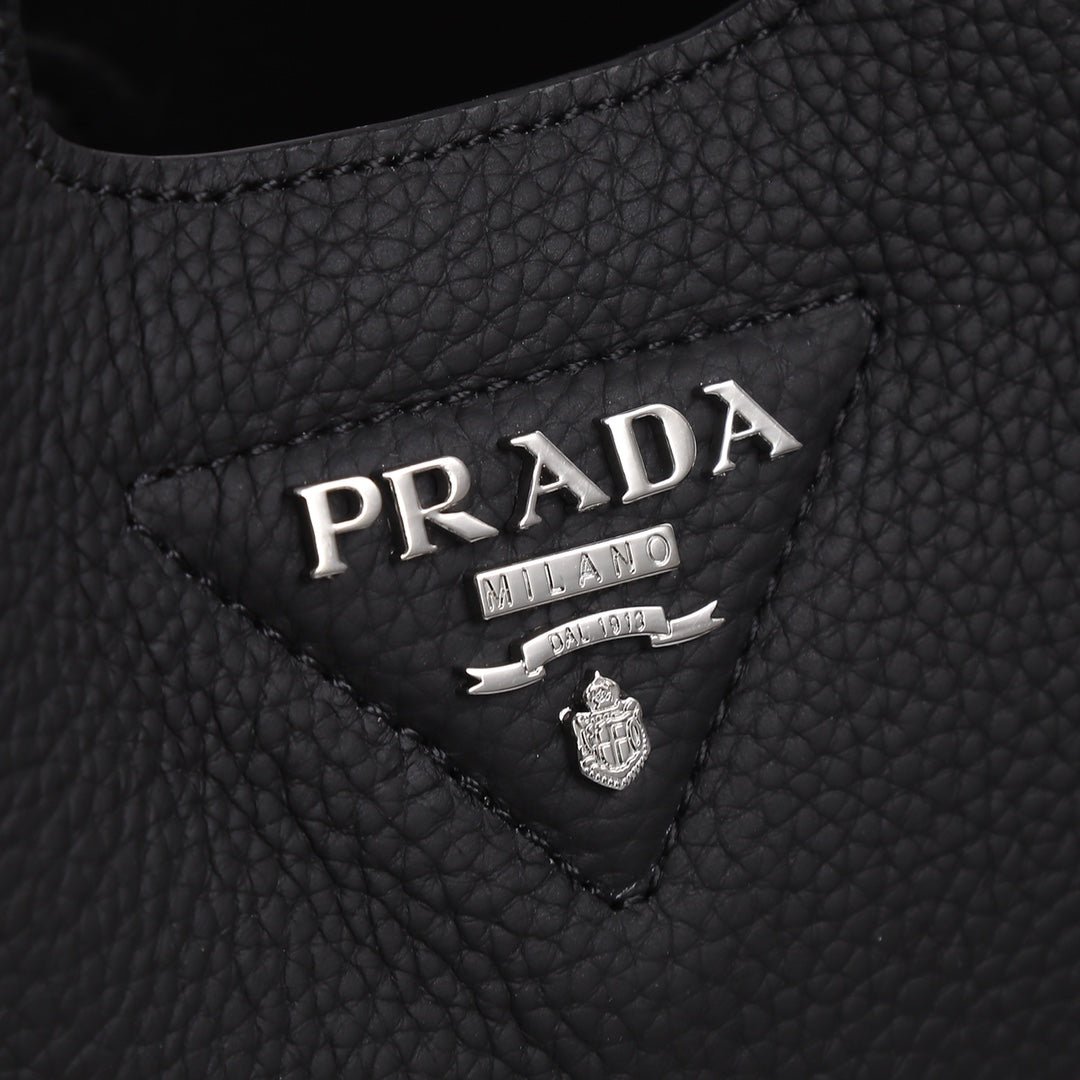 {Style No: 8CI3N5XP} PRA 18 DYNAMIQUE LOGO TOTE BAG IN BLACK CALFSKIN - Image 6