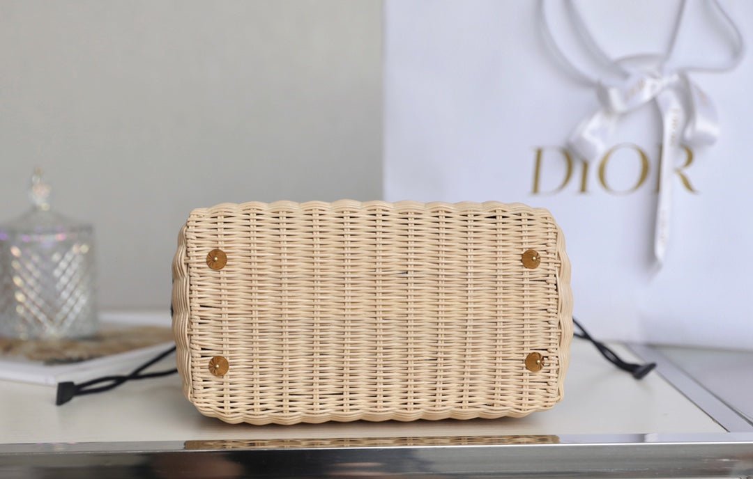 {Style No: HQ78K6WJ} LADY 24 BASKET BAG IN BLACK OBLIQUE JACQUARD MIX BEIGE WICKER - Image 7