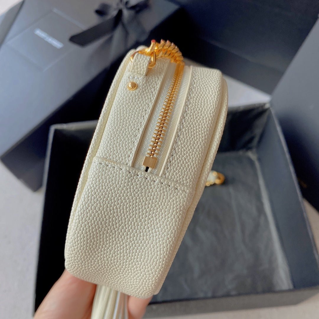 {Style No: CZOVNIJD} LOU MINI CAMERA BAG 19 IN WHITE CAVIAR PATTERN CALFSKIN GOLD HARDWARE - Image 6