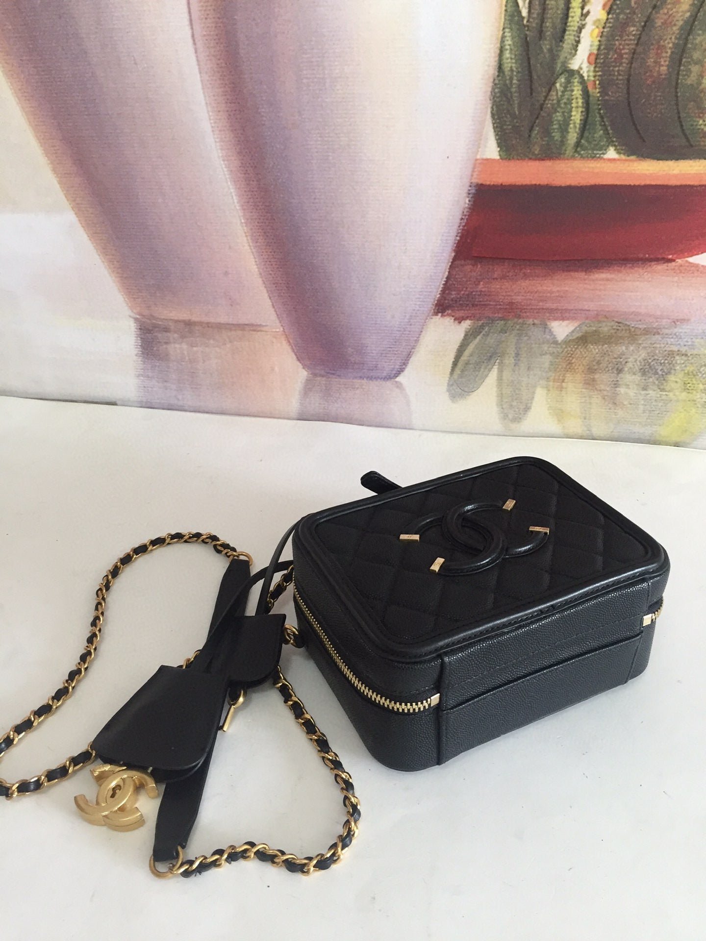 {Style No: 9MRGZ14B} CC MINI 17 VANITY CASE IN BLACK CALFSKIN GOLD HARDWARE - Image 3