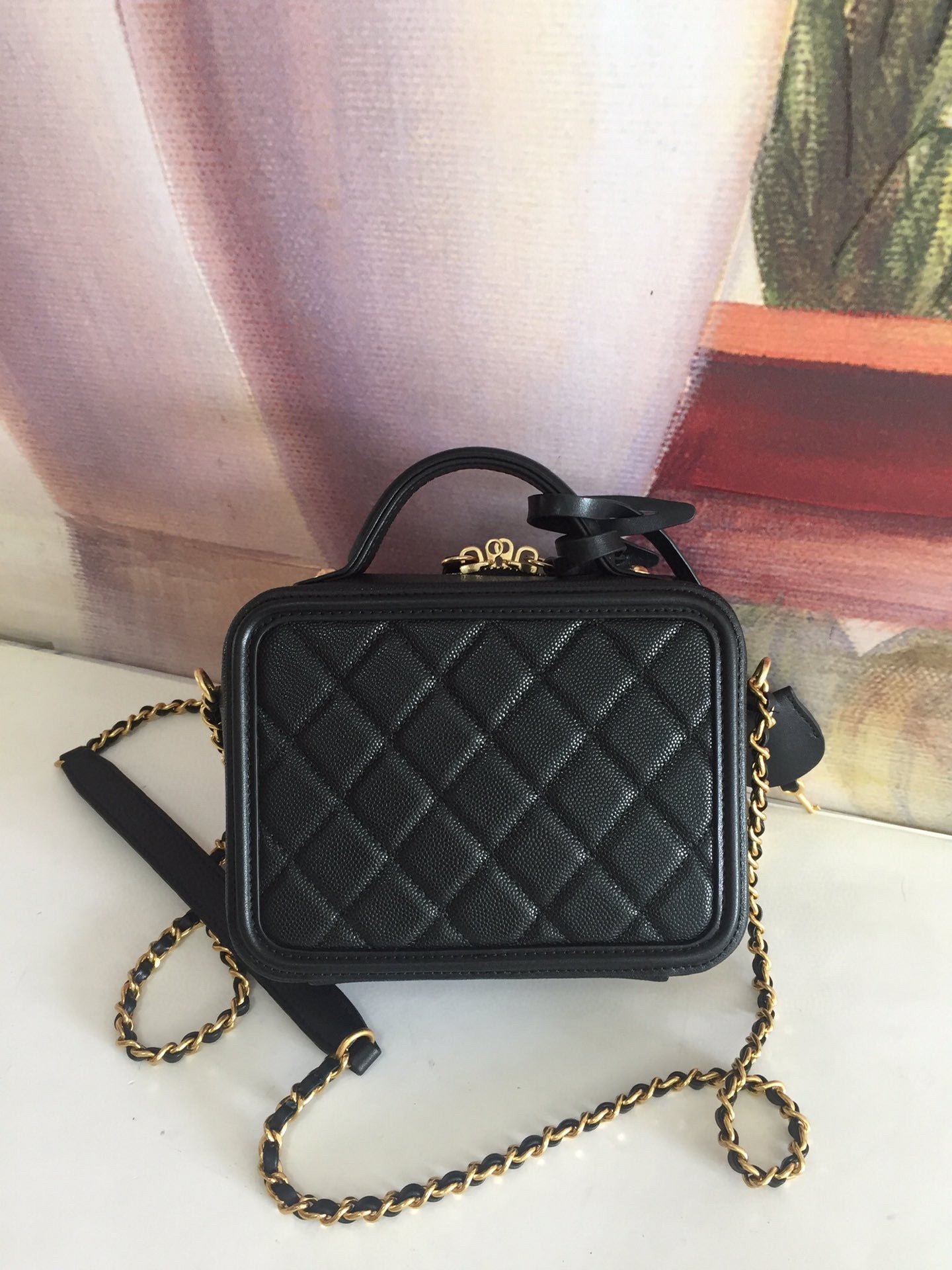 {Style No: 9MRGZ14B} CC MINI 17 VANITY CASE IN BLACK CALFSKIN GOLD HARDWARE - Image 2