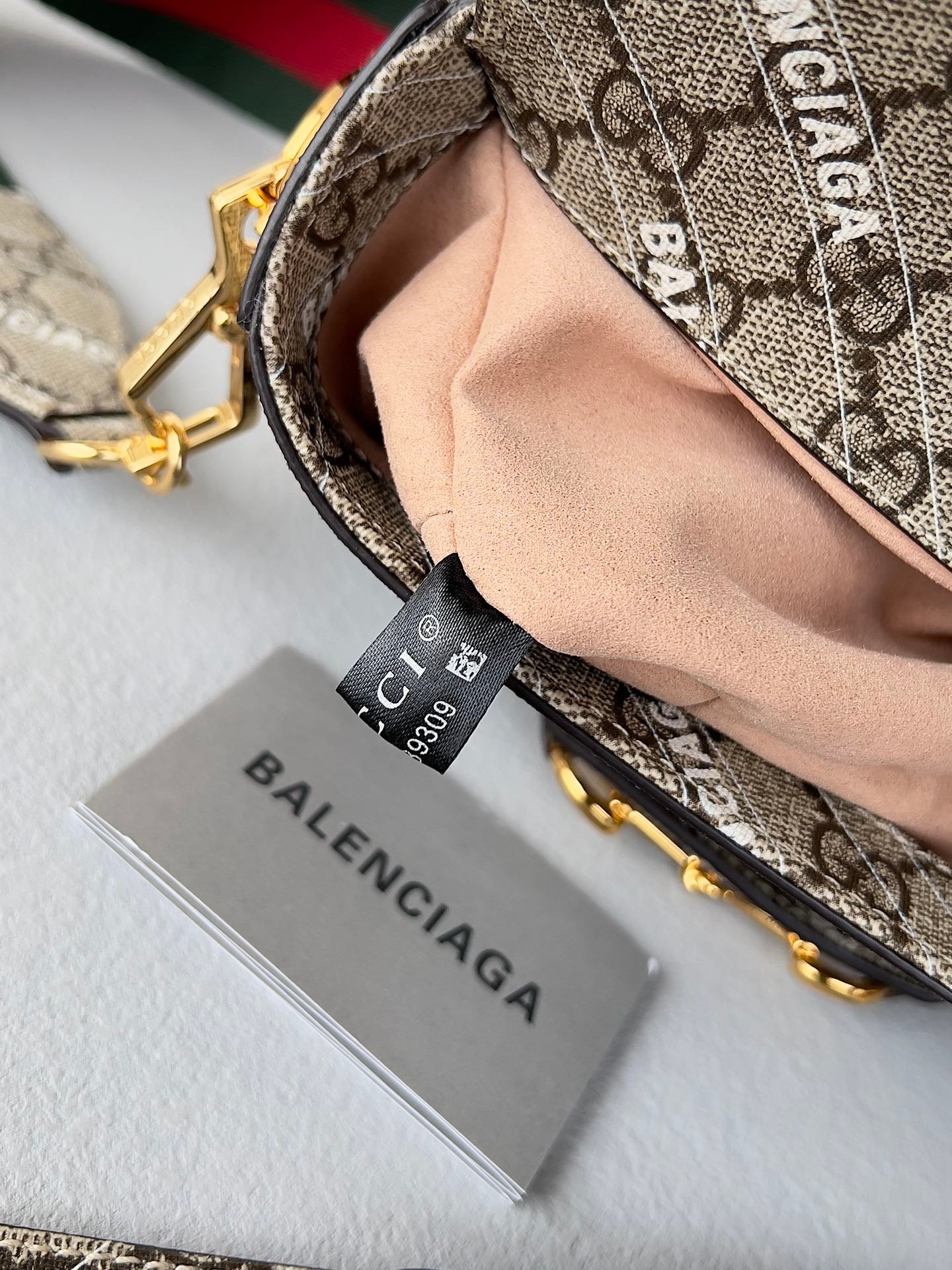 {Style No: EV7RZMF5} GG MINI 25 PRINTED SADDLE BAG IN EICRU BEIGE CANVAS - Image 9
